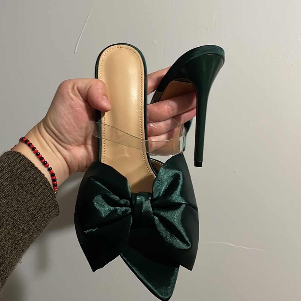 Emerald green bow heels